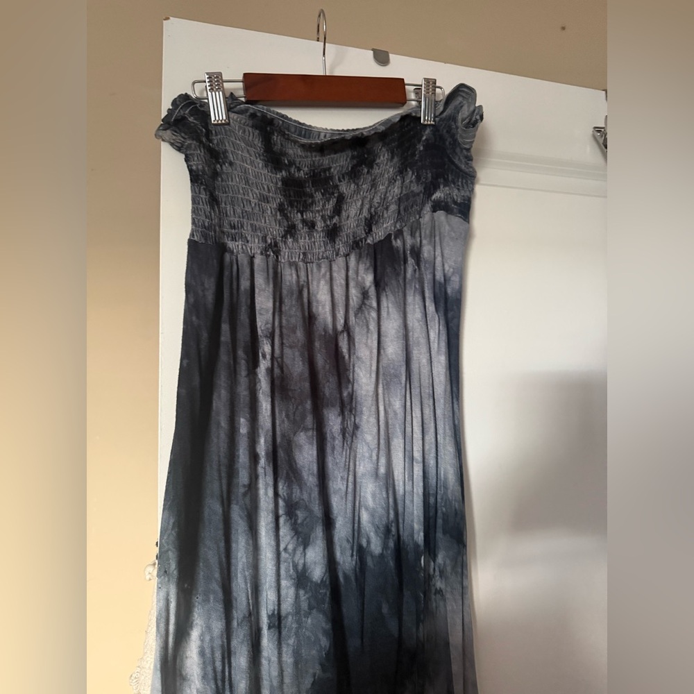 Strapless Tie-Dye Maxi Dress - Picture 3 of 4